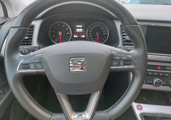 Seat Leon cena 70050 przebieg: 61700, rok produkcji 2019 z Łódź małe 562